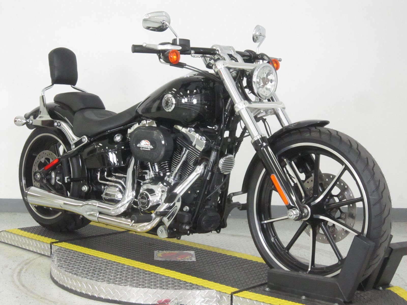 Pre-Owned 2015 Harley-Davidson Softail Breakout FXSB Softail in N ...