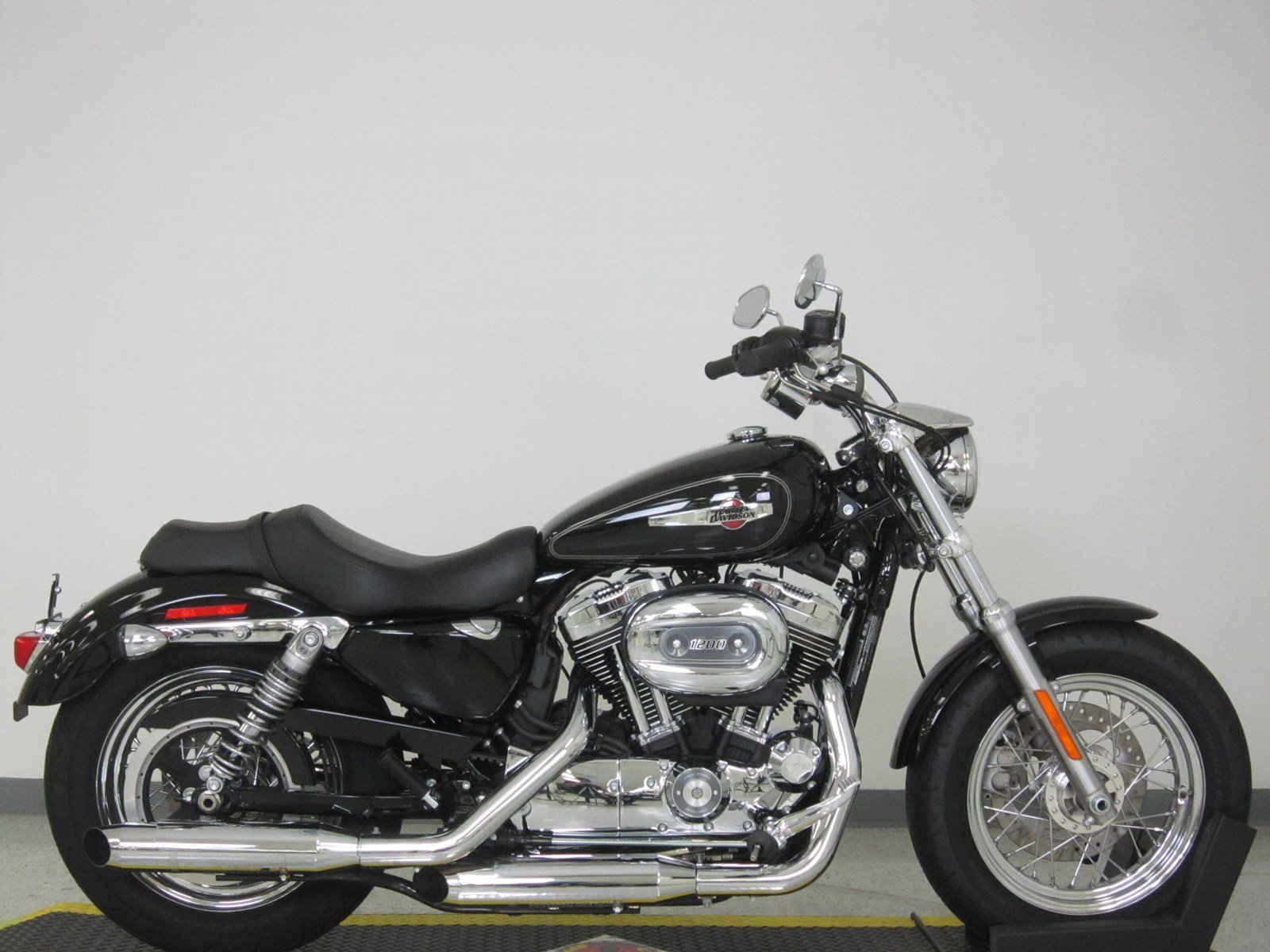 Pre-Owned 2017 Harley Davidson Sportster 1200 Custom XL1200C Sportster ...