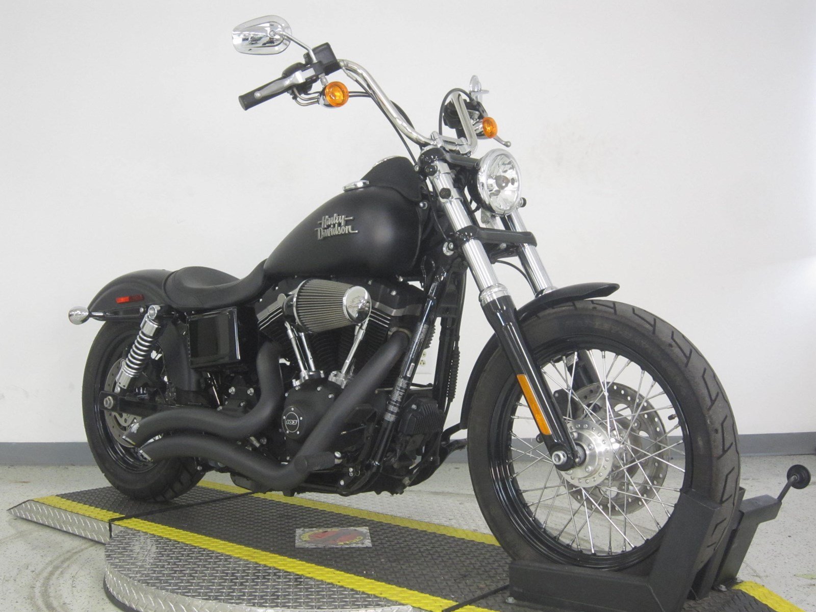 Pre-Owned 2015 Harley-Davidson Dyna Street Bob FXDB Dyna ...
