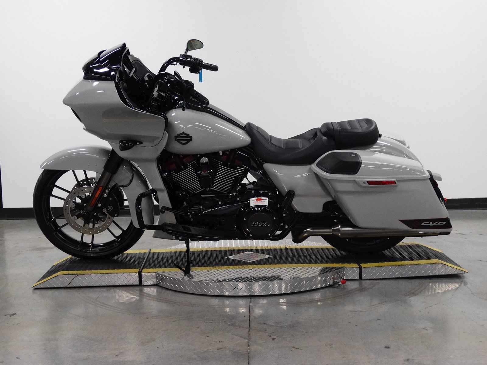 New 2020 Harley-Davidson Road Glide CVO FLTRXSE CVO/Touring in N